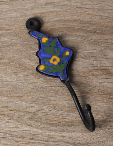 JAIPUR BLUE POTTERY HANDMADE LEAF HOOK WITH IRON -BLUE WITH YELLOW FLOWER
