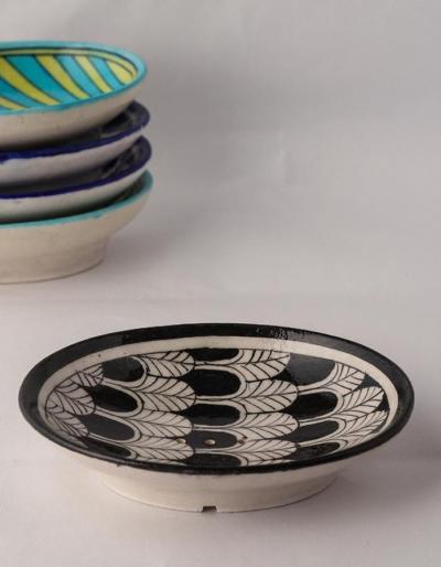 NEERJA BLUE POTTERY BLACK DESIGN SOAP DISH 